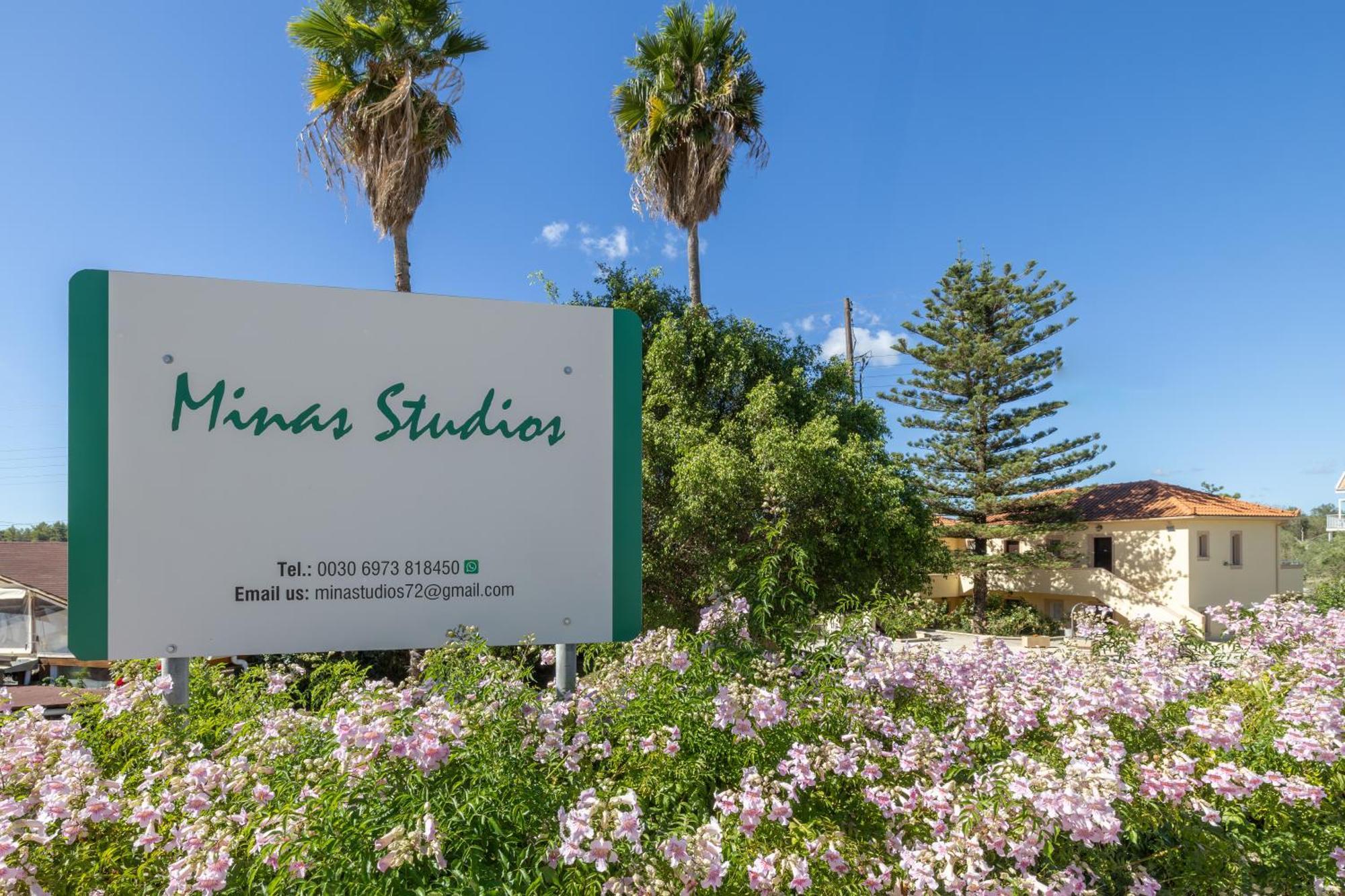 Minas Studios Ласи Екстериор снимка